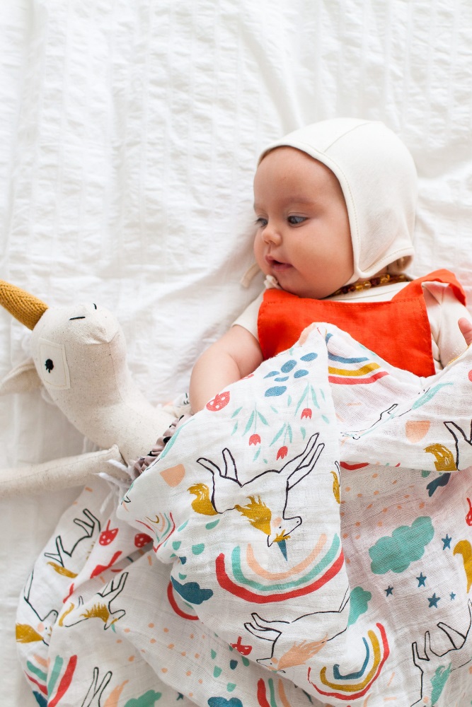 100/% Cotton Muslin Baby Swaddle Blanket Multi-use XLUnicorns /& Rainbows