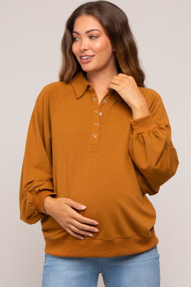 camel oversized snap button collared maternity top