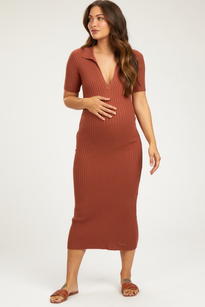 rust ribbed collared v-neck maternity midi dress